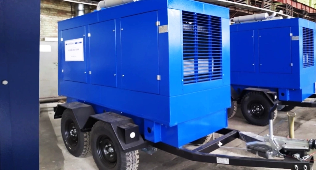 Передвижная ДГУ мощность 24 кВт на прицепе под капотом